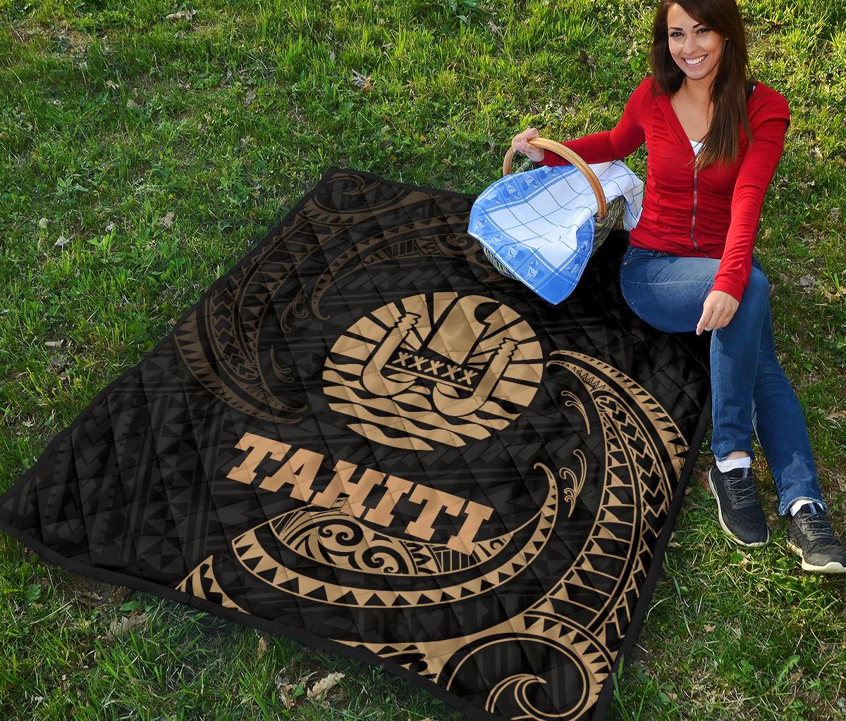 Tahiti Polynesian Premium Quilt - Gold Tribal Wave - Polynesian Pride