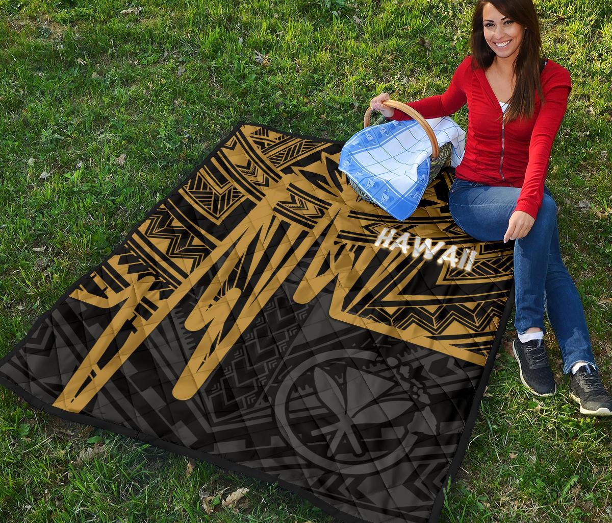 Hawaii Quilt - Kanaka Maoli With Polynesian Pattern In Heartbeat Style (Gold) - Polynesian Pride