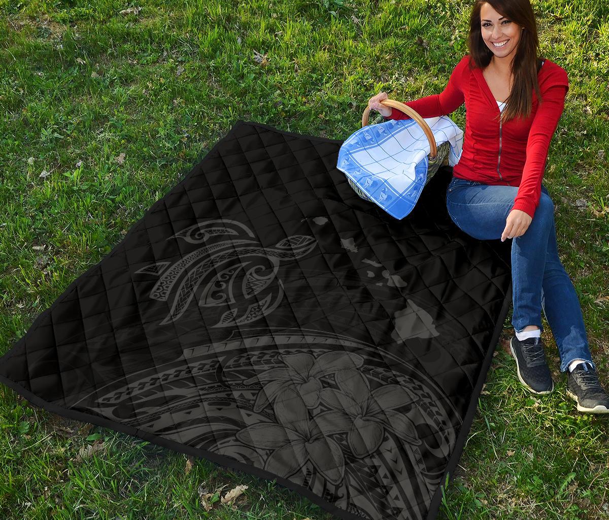 Hawaii Map Plumeria Polynesian Gray Premium Quilt - Polynesian Pride