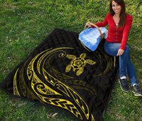 Hawaii Turtle Hibicus Premium Quilt - Frida Style - Yellow - Polynesian Pride