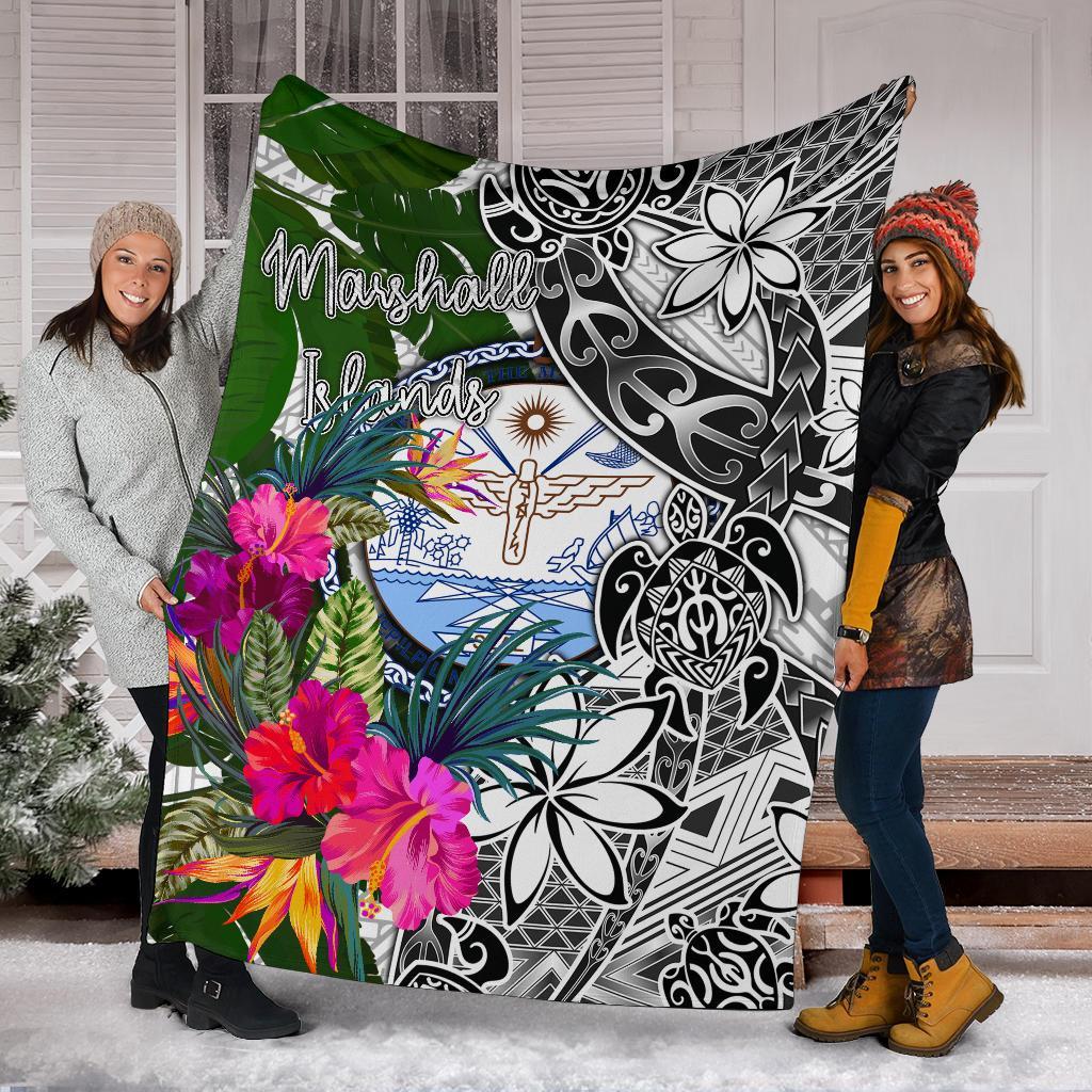 Marshall Islands Premium Blanket White - Turtle Plumeria Banana Leaf Crest White - Polynesian Pride
