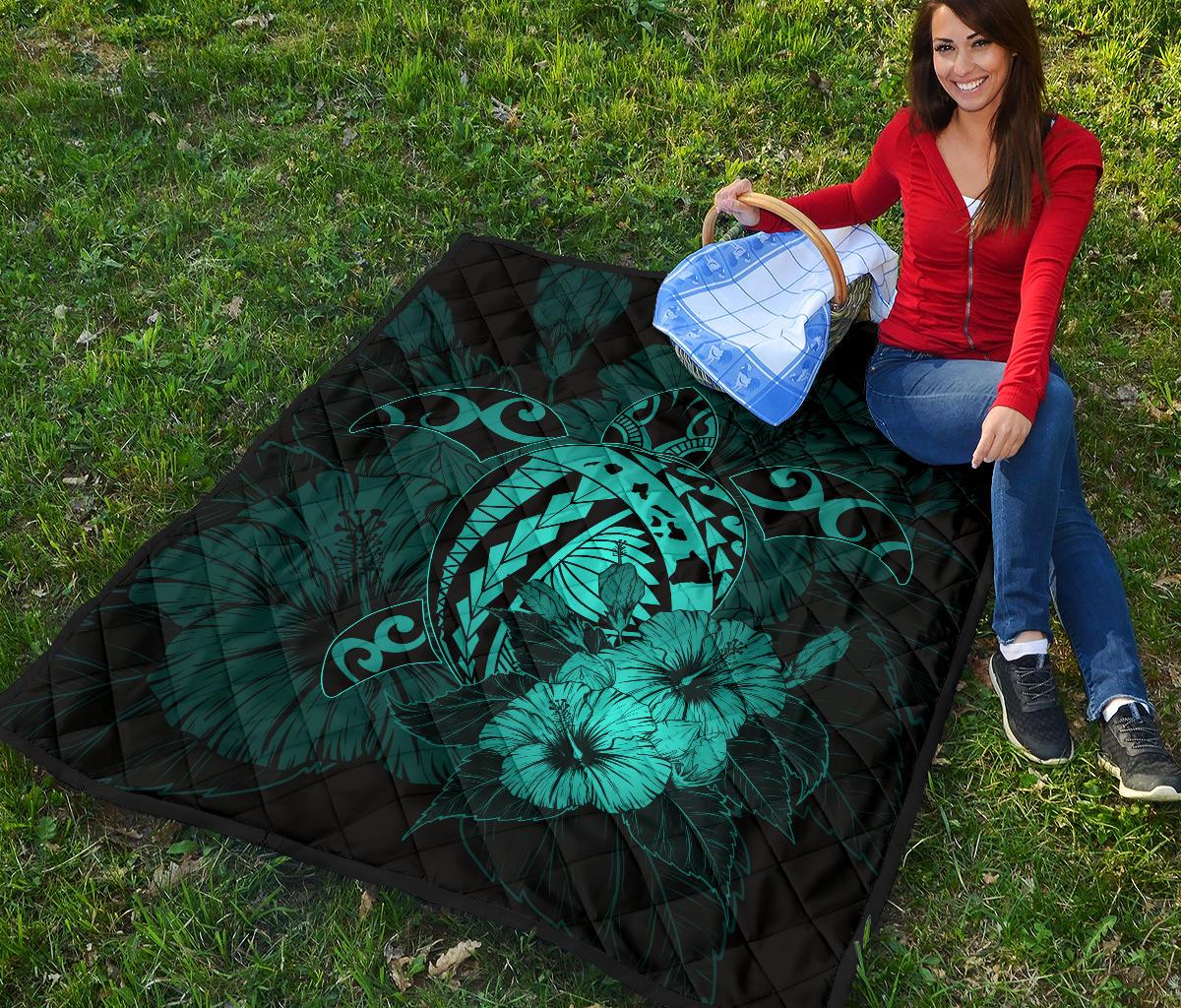 Hawaii Hibiscus Premium Quilt - Harold Turtle - Turquoise - Polynesian Pride
