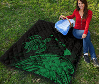 Hawaii Map Plumeria Polynesian Green Premium Quilt - Polynesian Pride