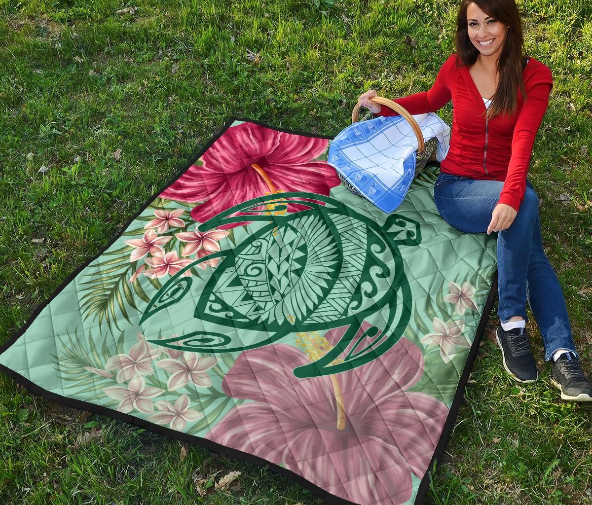 Hawaii Turtle Hibiscus Plumeria Premium Quilt - Hug Style - Polynesian Pride