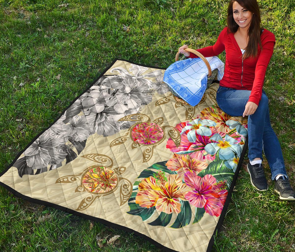 Hawaii Polynesian Flowers Swimming Turtles Premium Quilt - Polynesian Pride