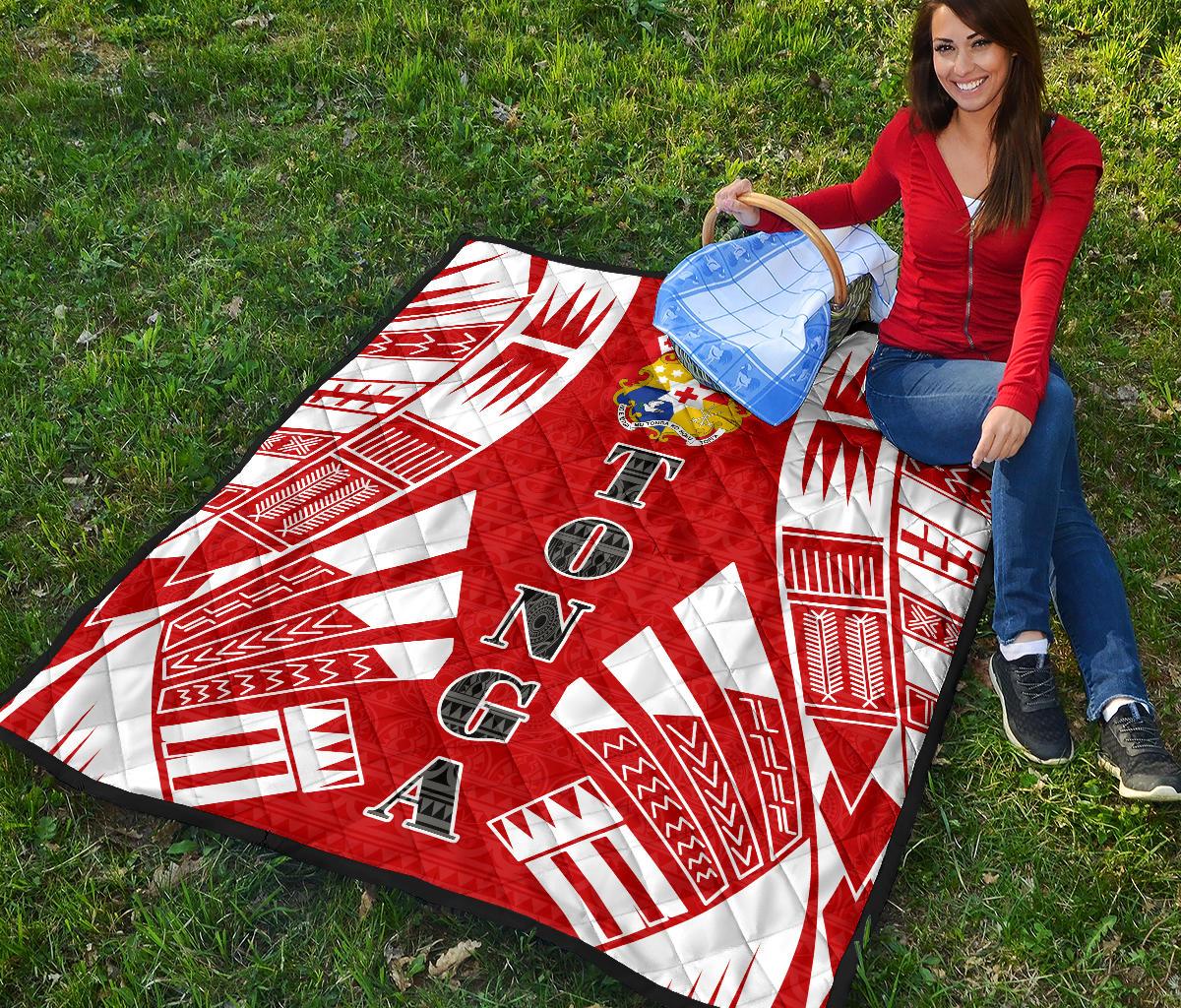 Tonga Premium Quilt - Tonga Coat Of Arms Polynesian White Tattoo (Red) - Polynesian Pride