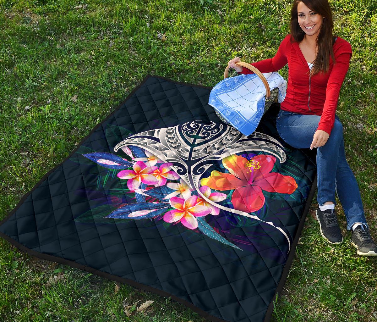 Polynesian Premium Quilt - Manta Ray And Hibiscus - Polynesian Pride
