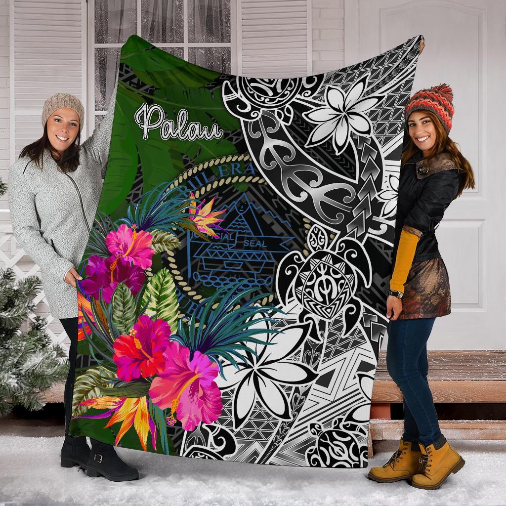 Palau Premium Blanket - Turtle Plumeria Banana Leaf Crest - Polynesian Pride