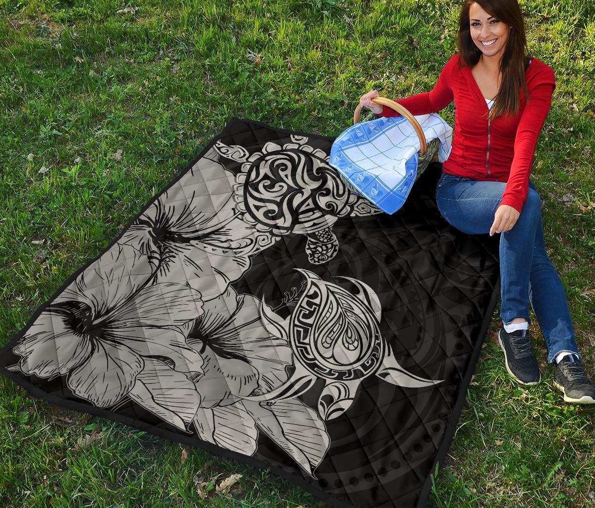 Hawaii Turtle Premium Quilt Polynesian Hibiscus Art Gray AH - Polynesian Pride