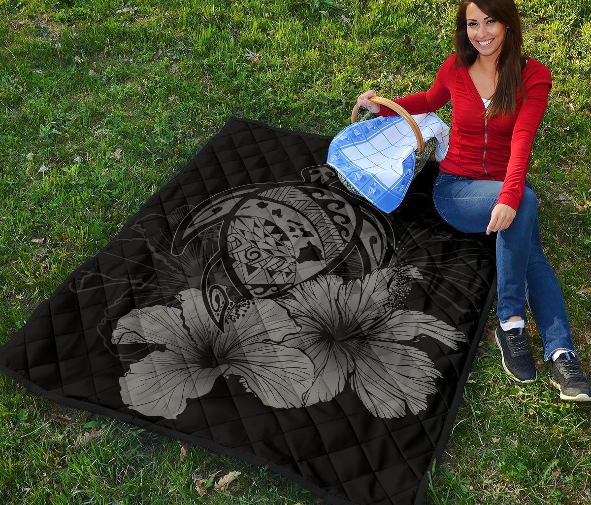 Hawaii Hibiscus Premium Quilt - Turtle Map - Gray AH - Polynesian Pride