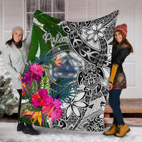 Palau Premium Blanket White - Turtle Plumeria Banana Leaf Crest White - Polynesian Pride