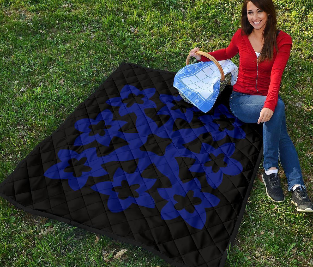 Hawaiian Premium Quilt Royal Pattern - Black And Blue - A1 Style - Polynesian Pride