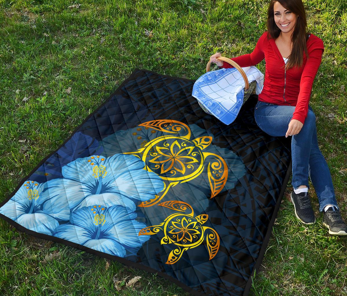 Hawaii Premium Quilt - Turtle Hibiscus Pattern Hawaiian Premium Quilt - Blue - Polynesian Pride
