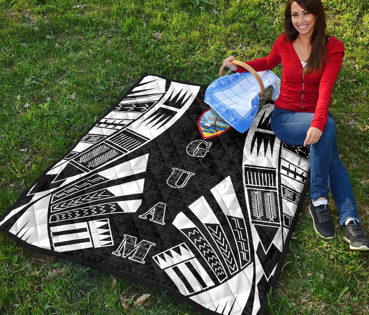 Guam Premium Quilt - Guam Coat Of Arms Polynesian White Tattoo - Polynesian Pride