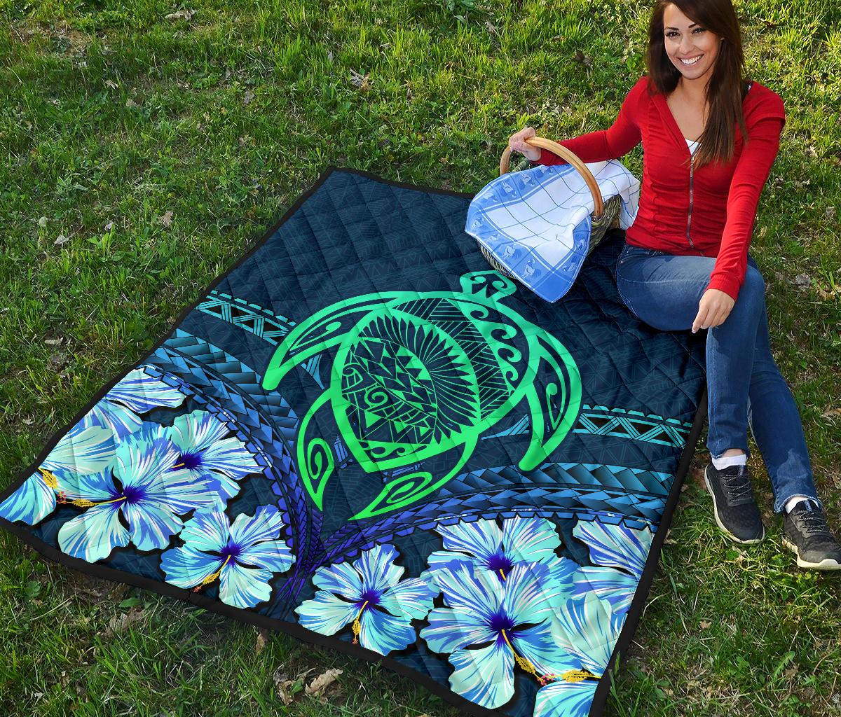 Hawaii Turtle Hibiscus Premium Quilt - Choco Style - Polynesian Pride
