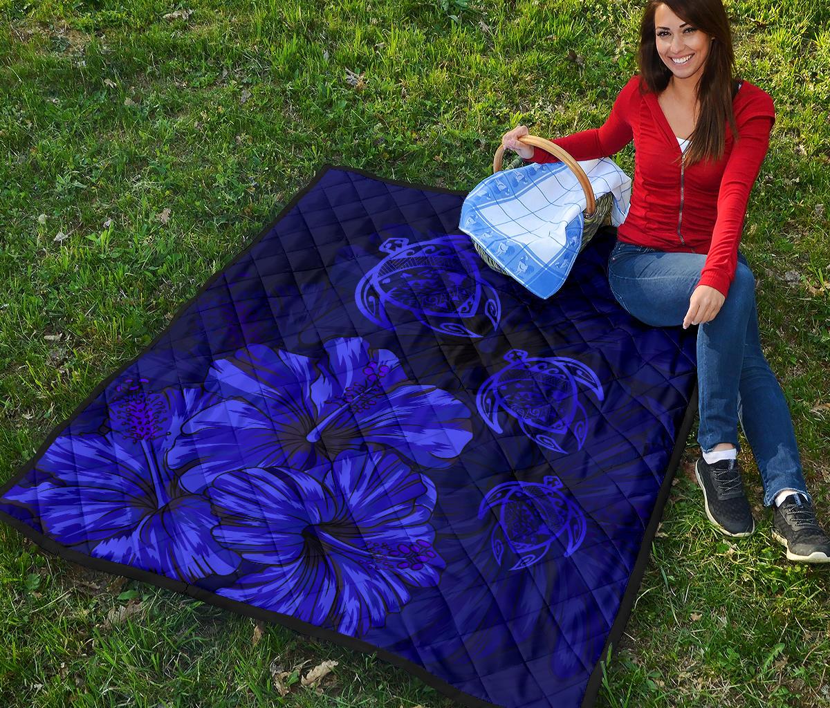 Hawaiian Map Turtle Hibiscus Vintage Polynesian Premium Quilt Blue - Polynesian Pride