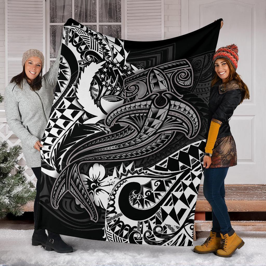 Pohnpei Premium Blanket - White Shark Polynesian Tattoo - Polynesian Pride