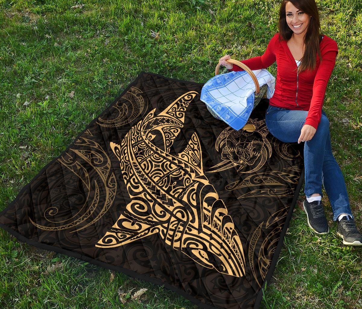 Polynesian Quilt - Polynesian Gold Shark Warrior Tattoo - Polynesian Pride