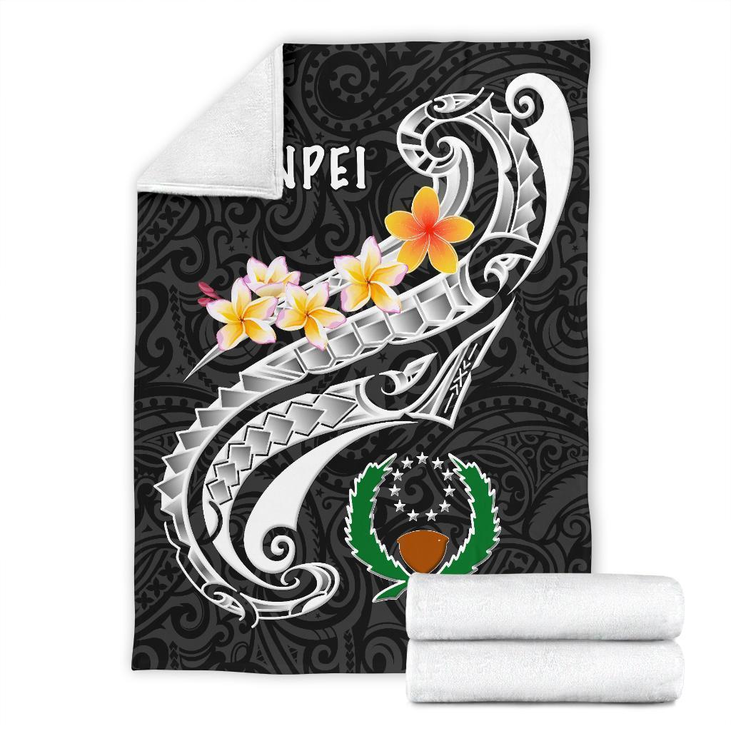 Pohnpei Premium Blanket - Pohnpei Seal Polynesian Patterns Plumeria (Black) - Polynesian Pride