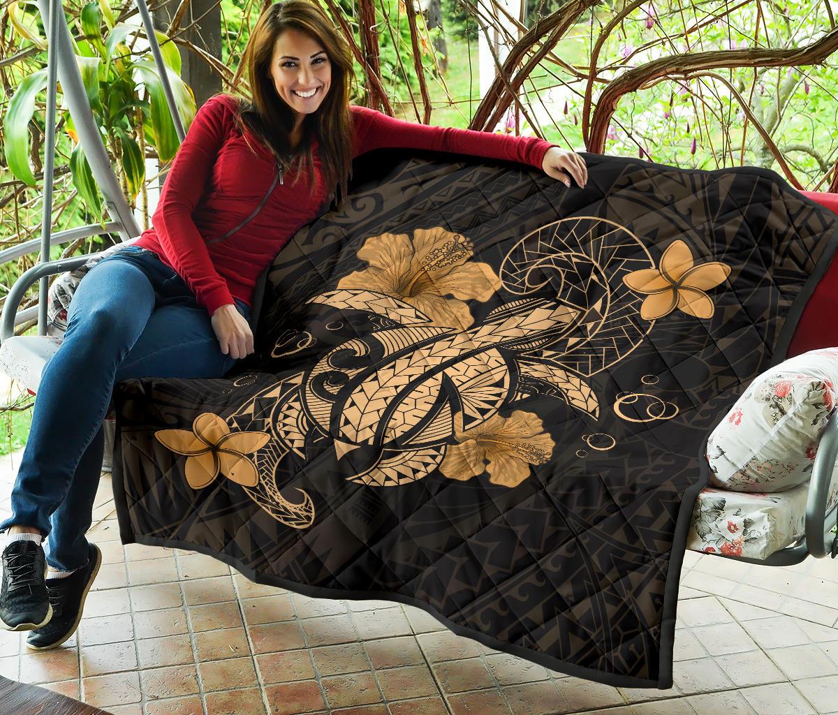 Hawaii Turtle Flower Polynesian Premium Quilt - Gold - Polynesian Pride