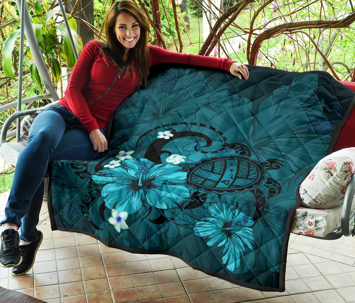 Hawaii Turtle Poly Tribal Turquoise Premium Quilt - Polynesian Pride