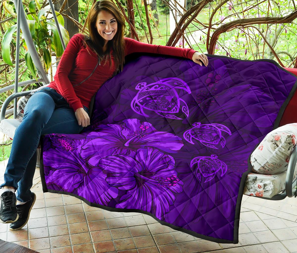 Hawaiian Map Hibiscus Turtle Vintage Polynesian Premium Quilt Purple - Polynesian Pride