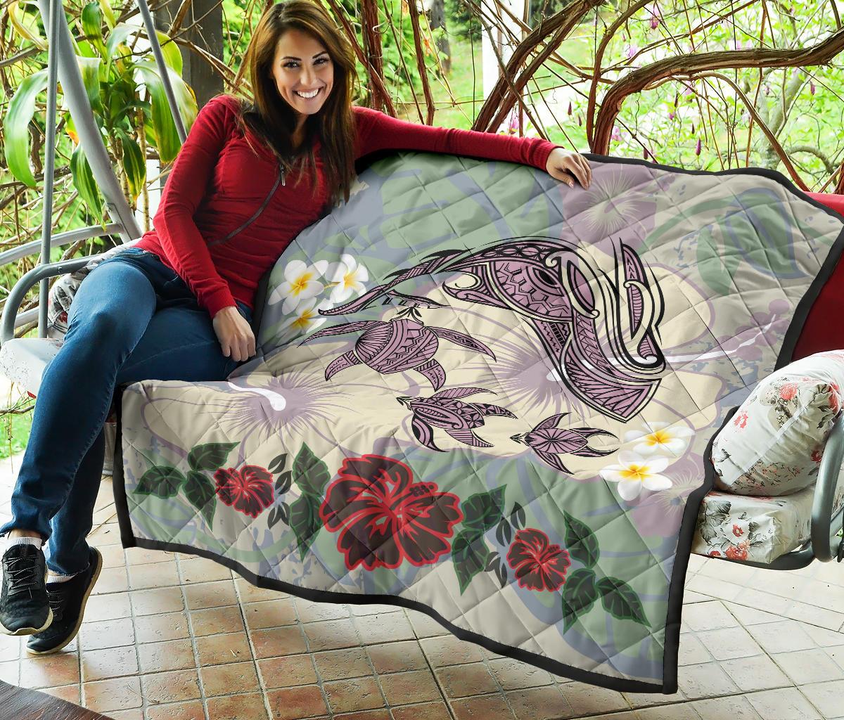 Hawaii Turtle Shark Hibiscus Premium Quilt - Beige - LH Style - Polynesian Pride