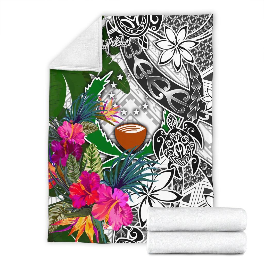 Pohnpei Premium Blanket White - Turtle Plumeria Banana Leaf - Polynesian Pride