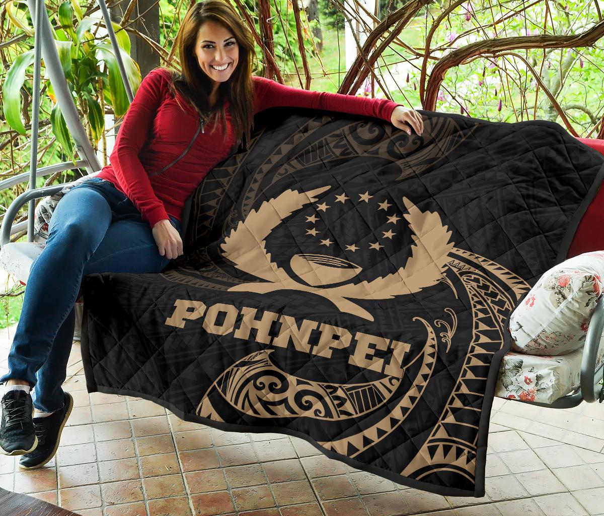 Pohnpei Micronesia Premium Quilt - Gold Tribal Wave - Polynesian Pride