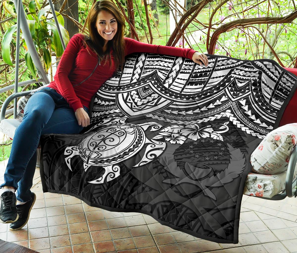 Pohnpei Polynesian Premium Quilt - Polynesian White Turtle - Polynesian Pride