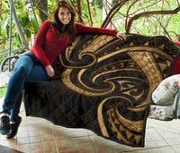 New Zealand Maori Mangopare Premium Quilt Polynesian - Gold - Polynesian Pride