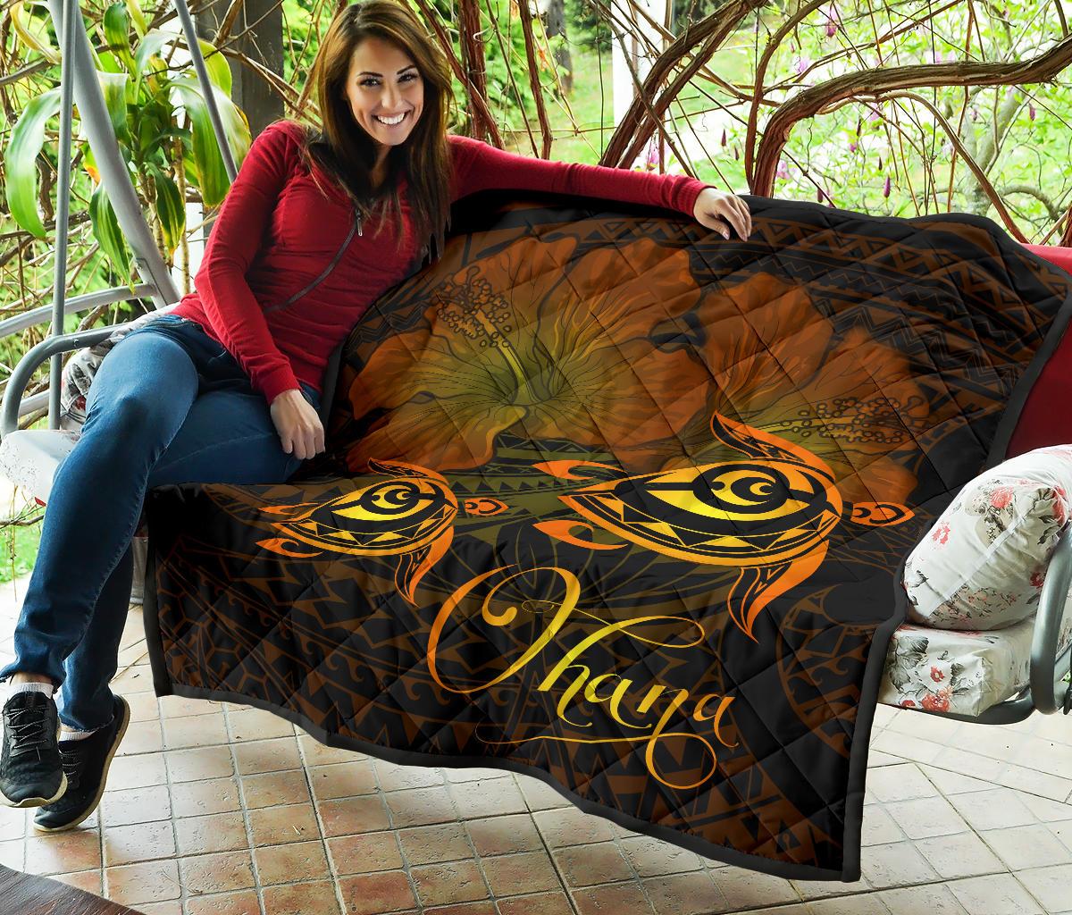 Hawaii Turtle Ohana Hibiscus Poly Premium Quilt Yellow - Polynesian Pride