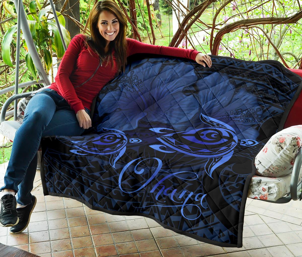 Hawaii Turtle Ohana Hibiscus Poly Premium Quilt Blue - Polynesian Pride