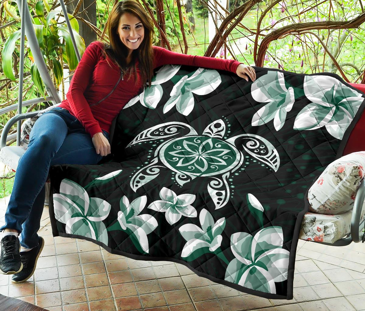 Hawaiian Greenie Turtle Plumeria Quilt - Polynesian Pride
