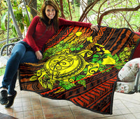 Hawaii Polynesian Premium Quilt - Hawaii Yellow Turtles Map & Green Hibiscus - Polynesian Pride