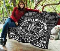 Hawaiian Kakau Honu Arc White Polynesian Premium Quilt - Polynesian Pride