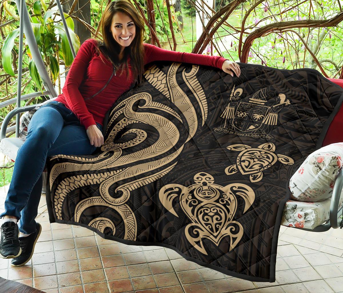 Fiji Polynesian Premium Quilt - Gold Tentacle Turtle Crest - Polynesian Pride