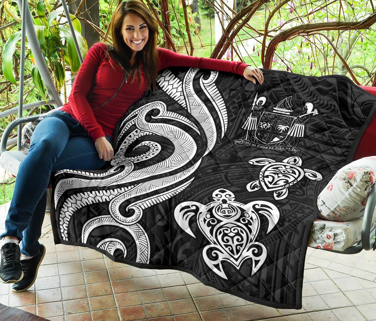 Fiji Polynesian Premium Quilt - White Tentacle Turtle Crest - Polynesian Pride