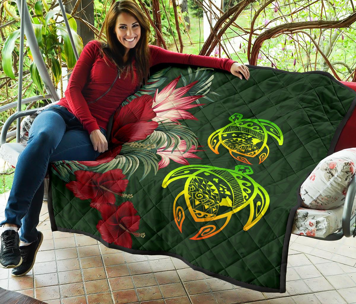 Hawaii Premium Quilt - Turtle Hibiscus Pattern Hawaiian Premium Quilt - Green - Polynesian Pride
