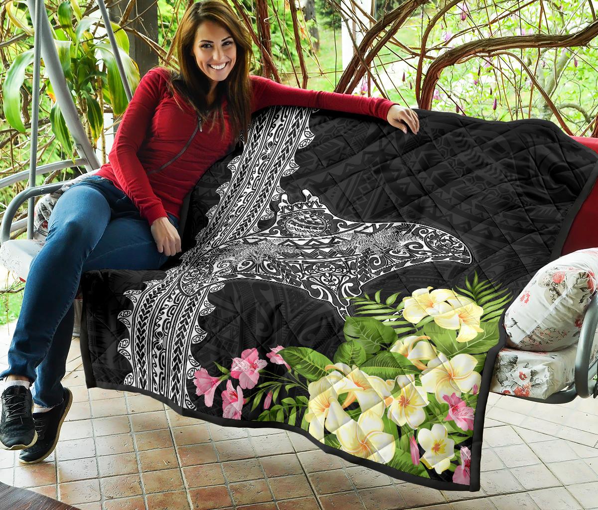 Hawaii Premium Quilt - Mantaray With Hibiscus Flowers - Polynesian Pride