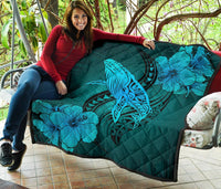 Hawaii Whale Swim Poly Turquoise Premium Quilt - Polynesian Pride
