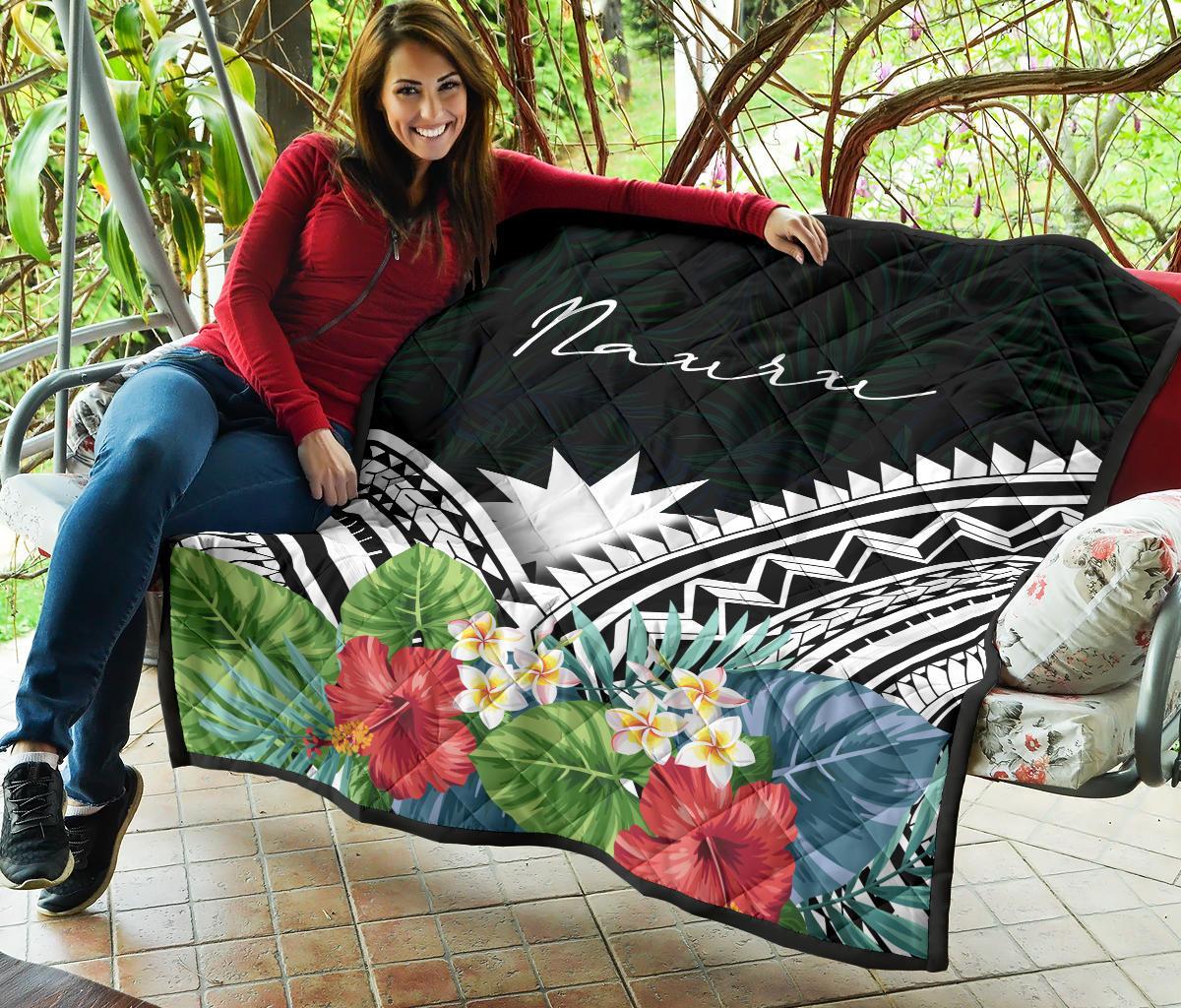 Nauru Premium Quilt - Nauru Coat of Arms & Polynesian Tropical Flowers White - Polynesian Pride