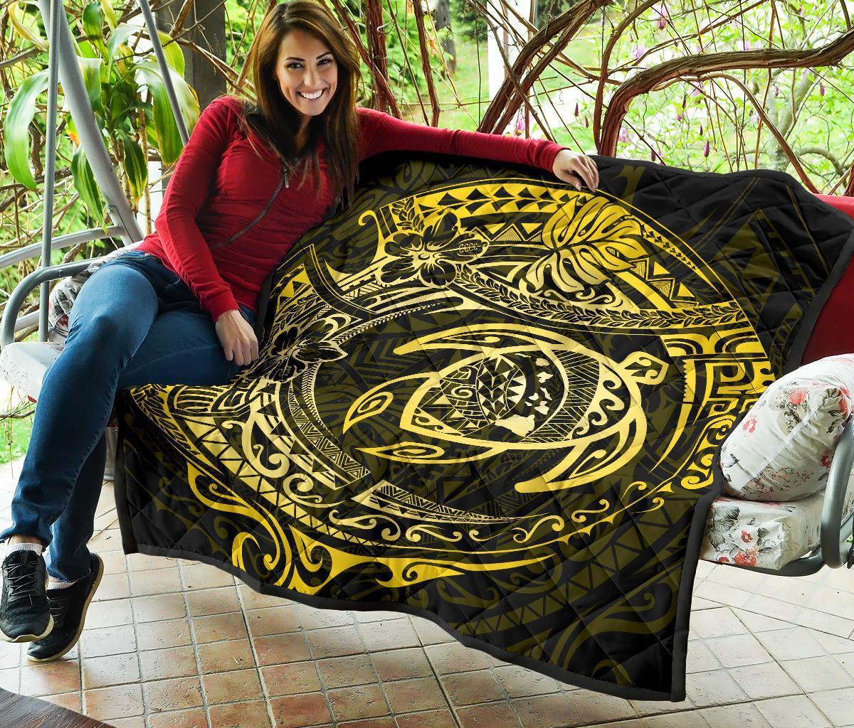 Hawaiian Turtle Polynesian Yellow Premium Quilt - Polynesian Pride