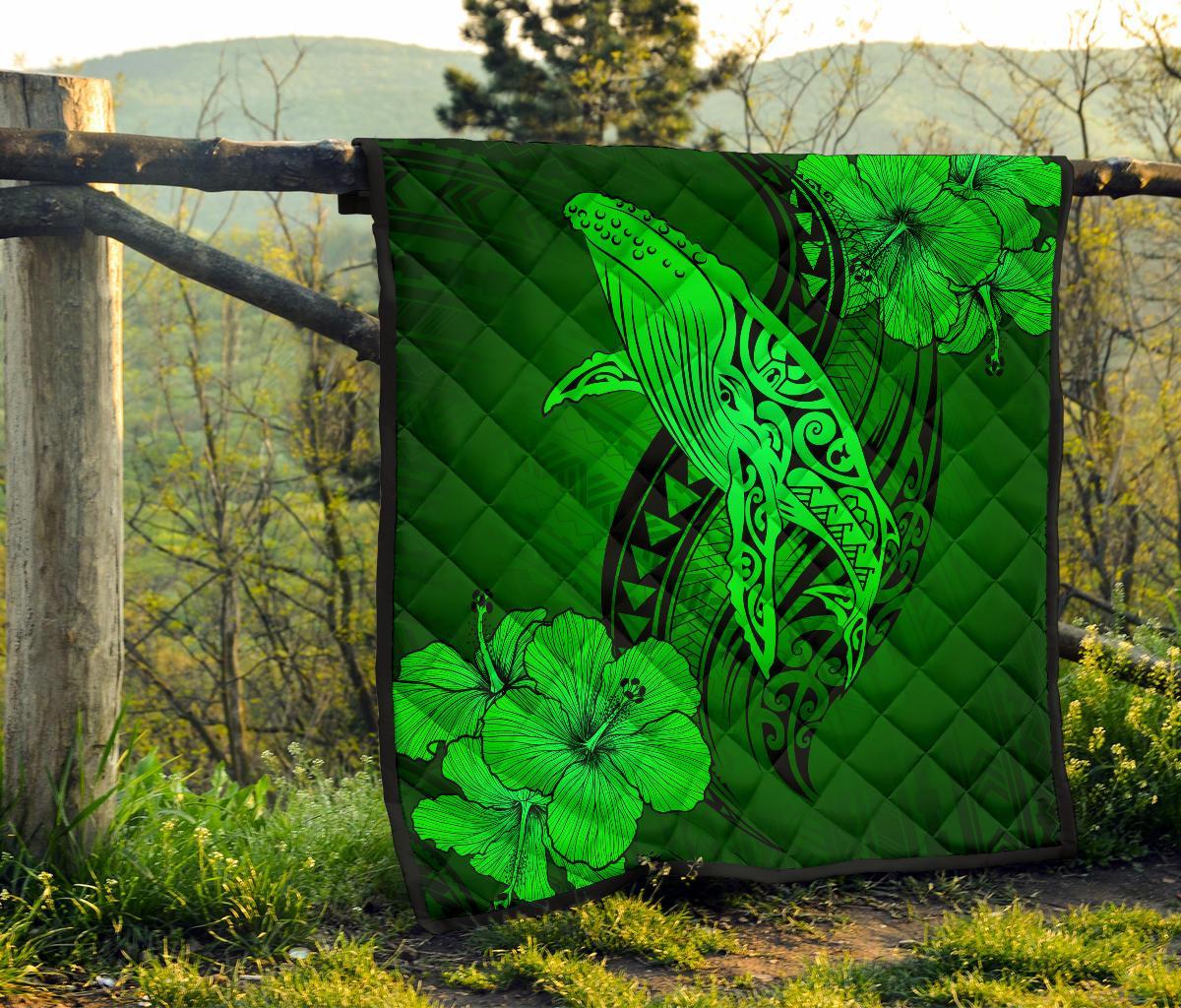 Hawaii Whale Swim Poly Green Premium Quilt - Polynesian Pride