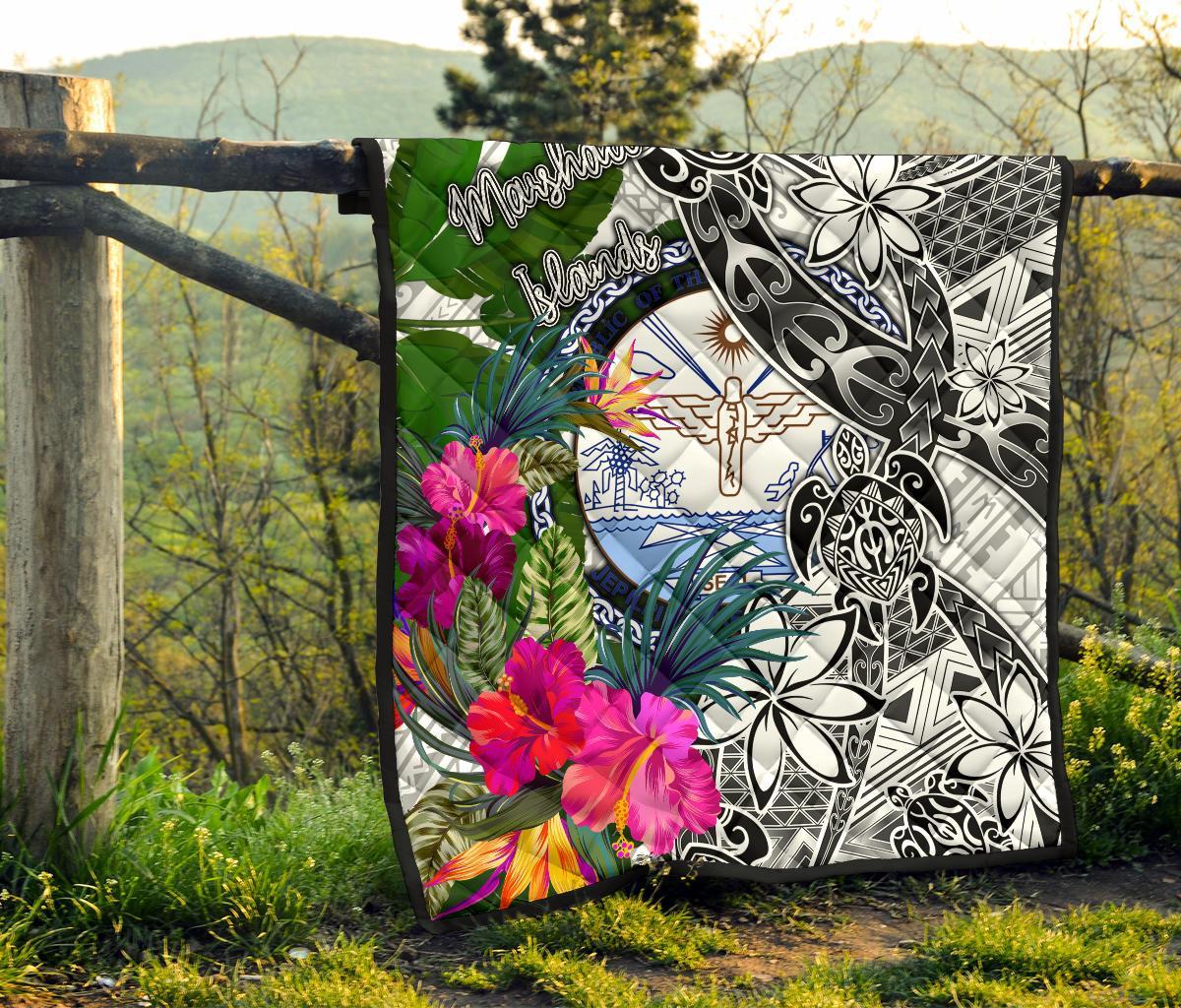 Marshall Islands Premium Quilt White - Turtle Plumeria Banana Leaf Crest - Polynesian Pride