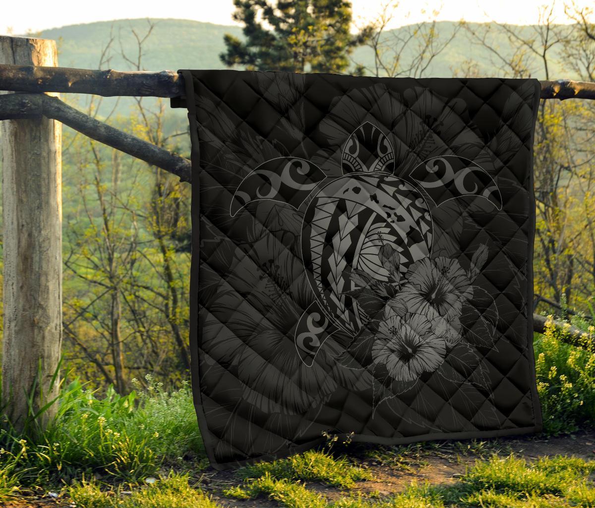 Hawaii Hibiscus Premium Quilt - Harold Turtle - Gray - Polynesian Pride