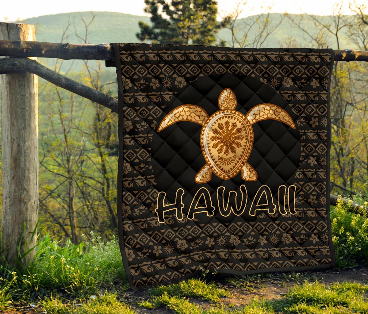 Hawaii Turtle Golden Premium Quilt - Polynesian Pride