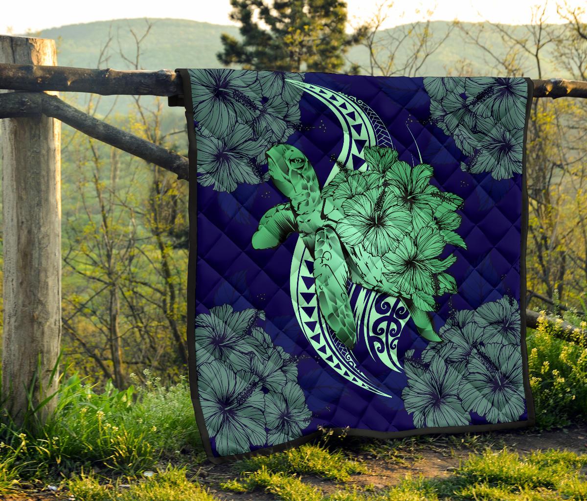 Hawaii Polynesian Turtle Hibiscus Premium Quilt - Green - Polynesian Pride