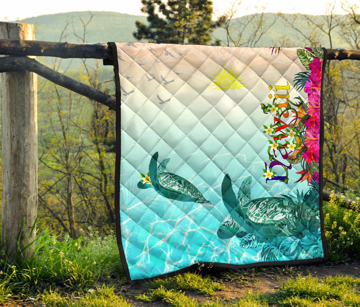 Polynesian Hawaii Quilts - View sea Hawaii with Turtle and Whale - Polynesian Pride