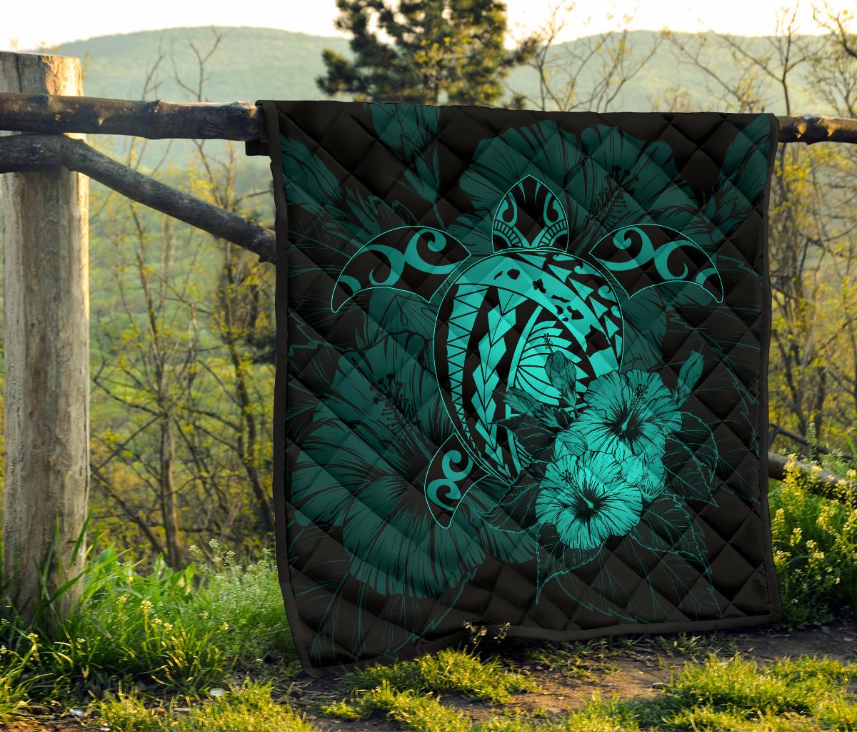 Hawaii Hibiscus Premium Quilt - Harold Turtle - Turquoise - Polynesian Pride